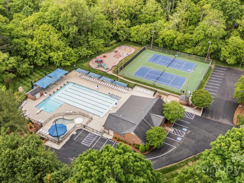 2600 Oakmeade Drive, Charlotte, NC 28270.  MLS# CAR4252462, YatesRealty ID 10454. 