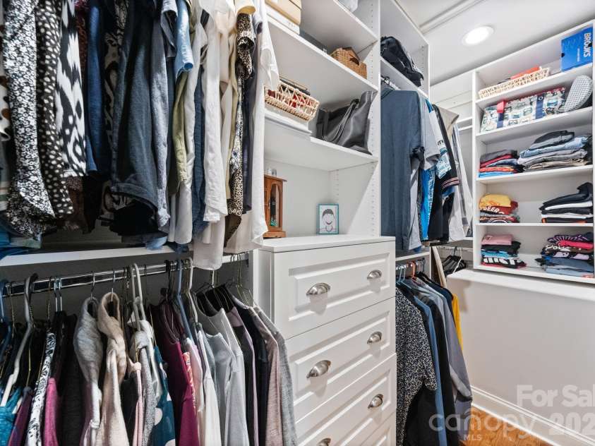 6193 Gold Springs Way, Denver, NC 28037.  MLS# CAR4351823, YatesRealty ID 10454. Primary Walk in Closet