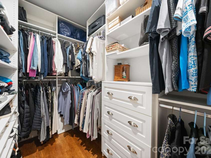 6193 Gold Springs Way, Denver, NC 28037.  MLS# CAR4351823, YatesRealty ID 10454. Primary Walk in Closet