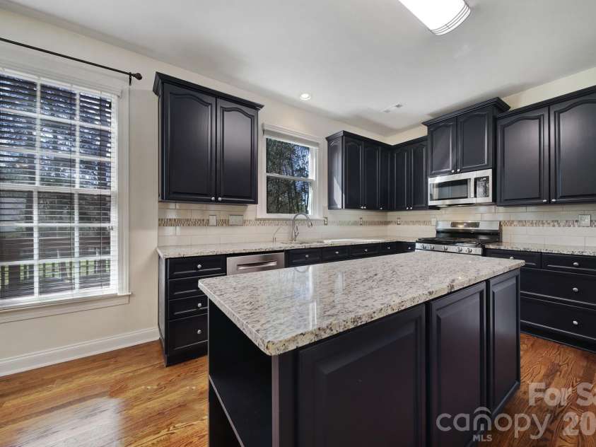 9025 Cambridge Green Drive, Charlotte, NC 28277.  MLS# CAR4352921, YatesRealty ID 10455. 