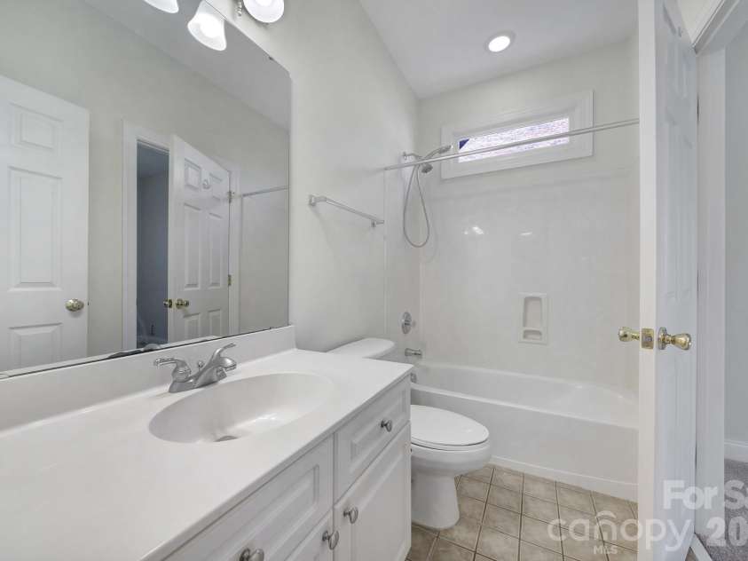 9025 Cambridge Green Drive, Charlotte, NC 28277.  MLS# CAR4352921, YatesRealty ID 10455. 