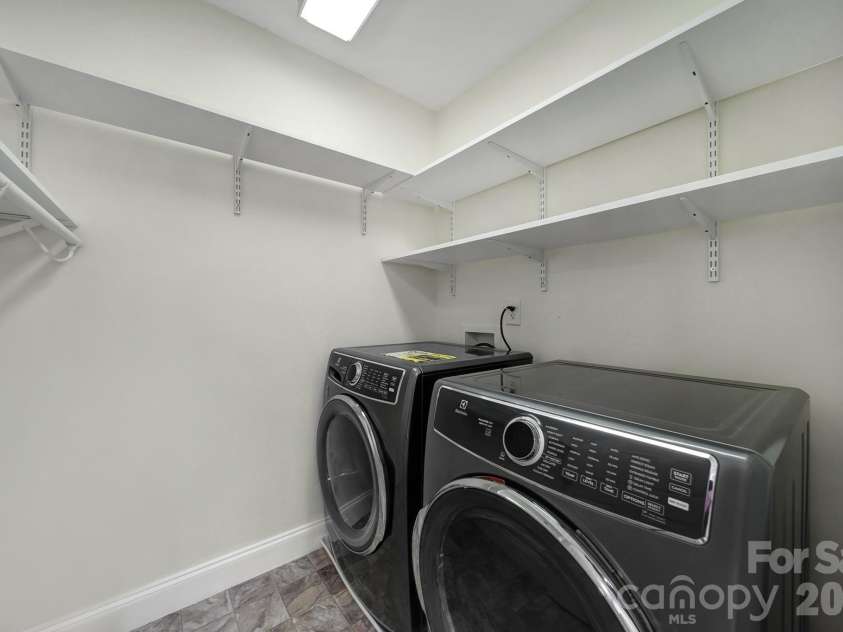 9025 Cambridge Green Drive, Charlotte, NC 28277.  MLS# CAR4352921, YatesRealty ID 10455. 
