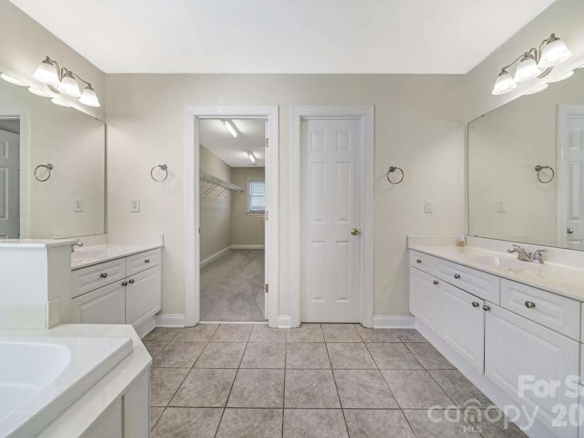 9025 Cambridge Green Drive, Charlotte, NC 28277.  MLS# CAR4352921, YatesRealty ID 10455. 