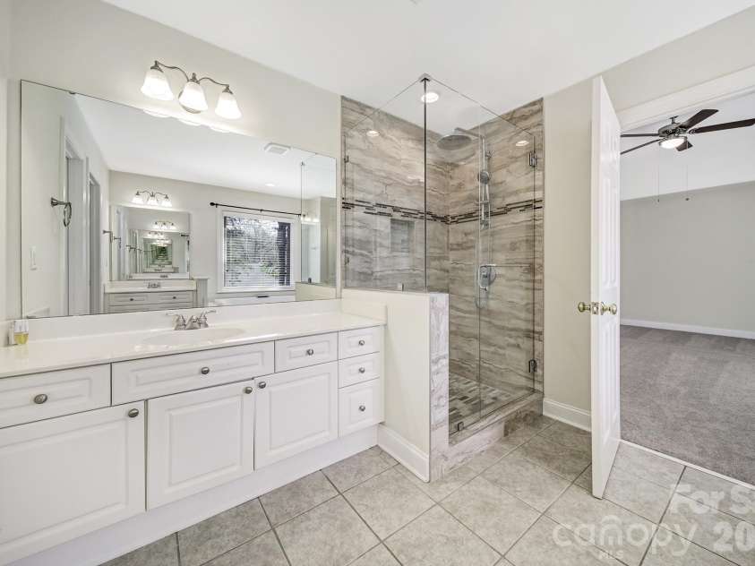 9025 Cambridge Green Drive, Charlotte, NC 28277.  MLS# CAR4352921, YatesRealty ID 10455. 
