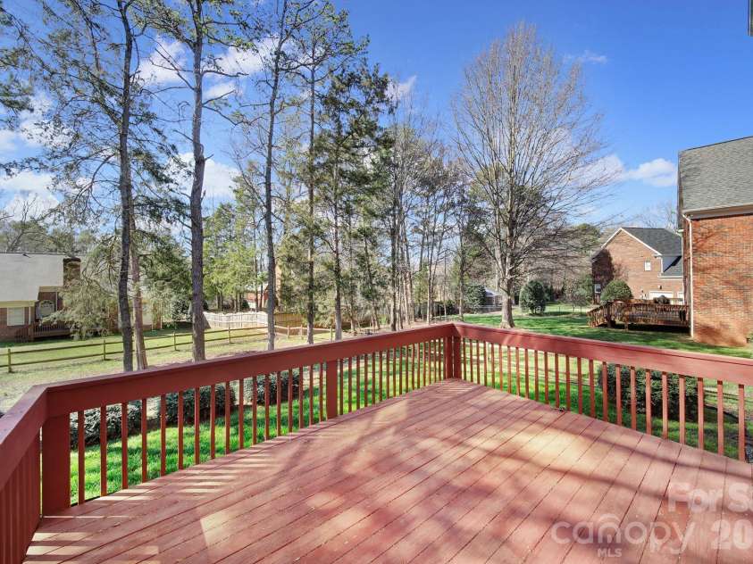 9025 Cambridge Green Drive, Charlotte, NC 28277.  MLS# CAR4352921, YatesRealty ID 10455. 