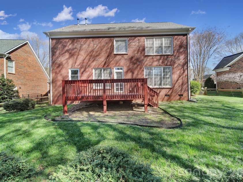 9025 Cambridge Green Drive, Charlotte, NC 28277.  MLS# CAR4352921, YatesRealty ID 10455. 