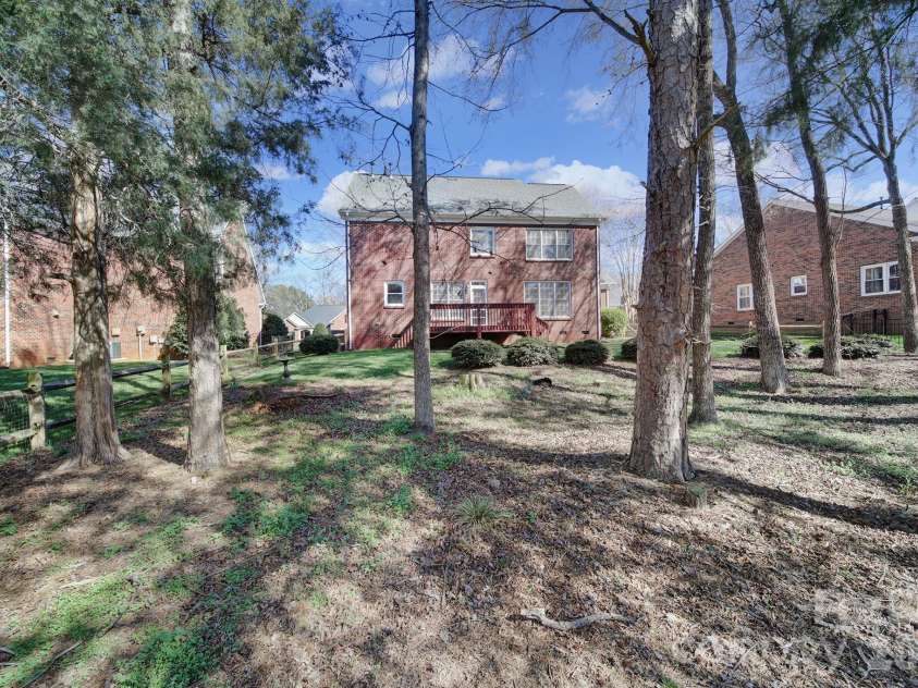 9025 Cambridge Green Drive, Charlotte, NC 28277.  MLS# CAR4352921, YatesRealty ID 10455. 
