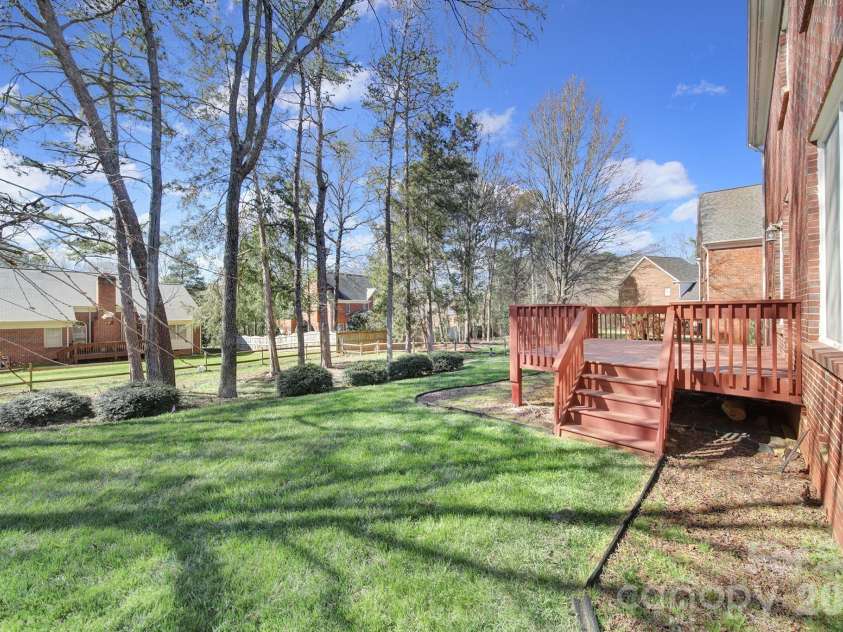 9025 Cambridge Green Drive, Charlotte, NC 28277.  MLS# CAR4352921, YatesRealty ID 10455. 
