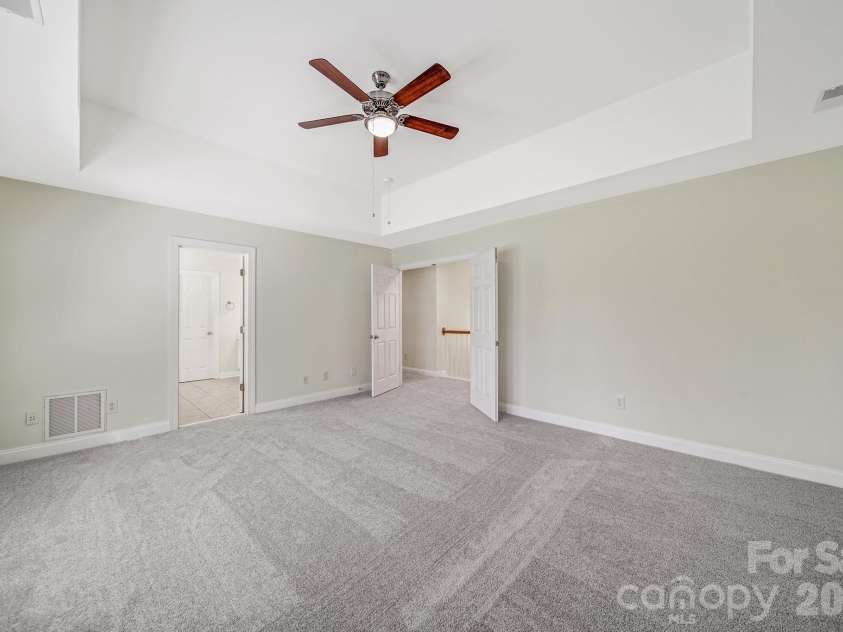 9025 Cambridge Green Drive, Charlotte, NC 28277.  MLS# CAR4352921, YatesRealty ID 10455. 