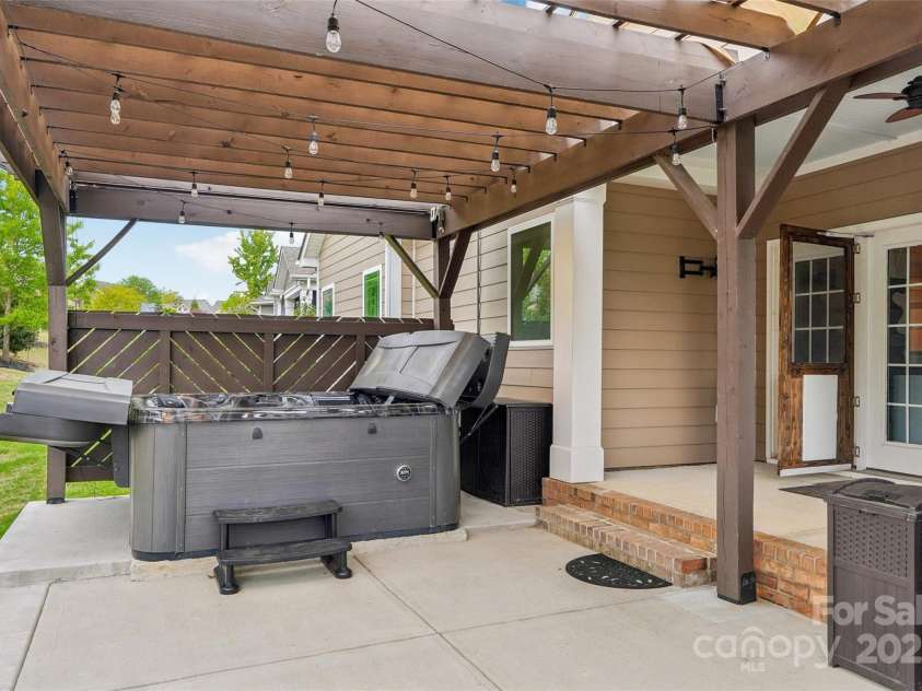 4004 Henshaw Road, Waxhaw, NC 28173.  MLS# CAR4242813, YatesRealty ID 10457. 