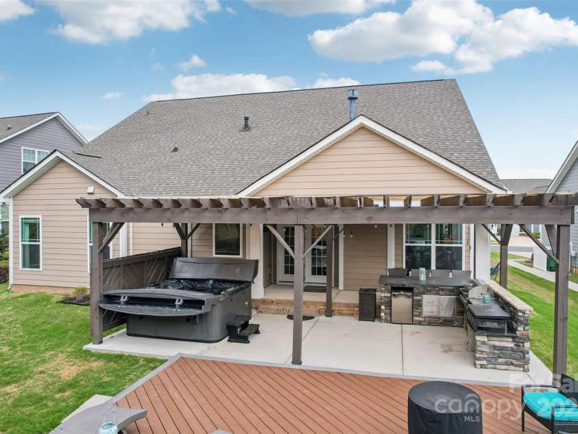 4004 Henshaw Road, Waxhaw, NC 28173.  MLS# CAR4242813, YatesRealty ID 10457. 