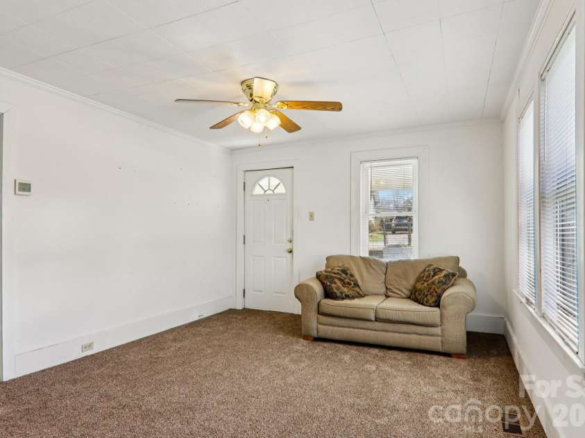 24 Pelzer Street, Asheville, NC 28804.  MLS# CAR4357112, YatesRealty ID 10458. 