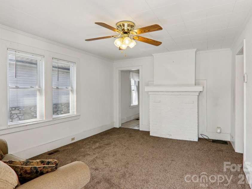 24 Pelzer Street, Asheville, NC 28804.  MLS# CAR4357112, YatesRealty ID 10458. 