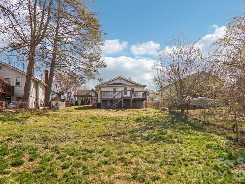 24 Pelzer Street, Asheville, NC 28804.  MLS# CAR4357112, YatesRealty ID 10458. 