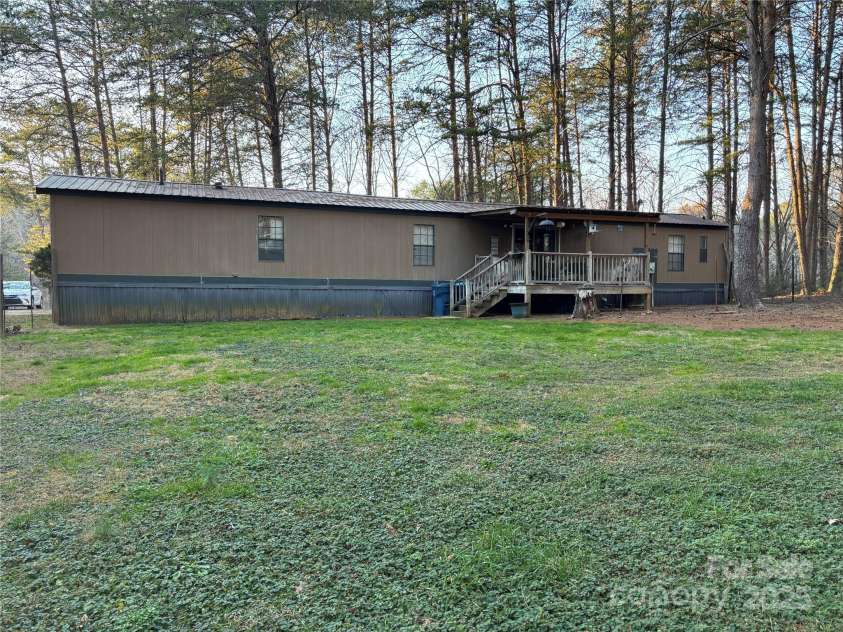 3748 Caribou Drive, Sherrills Ford, NC 28673.  MLS# CAR4237798, YatesRealty ID 10458. 