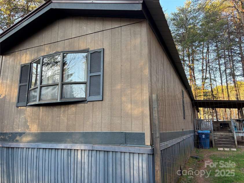 3748 Caribou Drive, Sherrills Ford, NC 28673.  MLS# CAR4237798, YatesRealty ID 10458. 