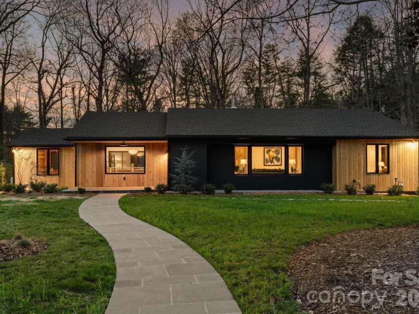 330 Windsor Road, Asheville, NC 28804.  MLS# CAR4357003, YatesRealty ID 10460. 