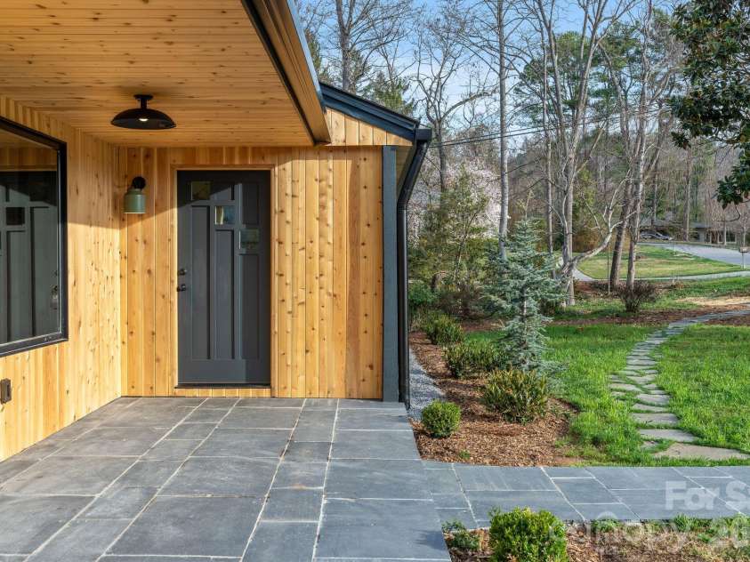 330 Windsor Road, Asheville, NC 28804.  MLS# CAR4357003, YatesRealty ID 10460. 