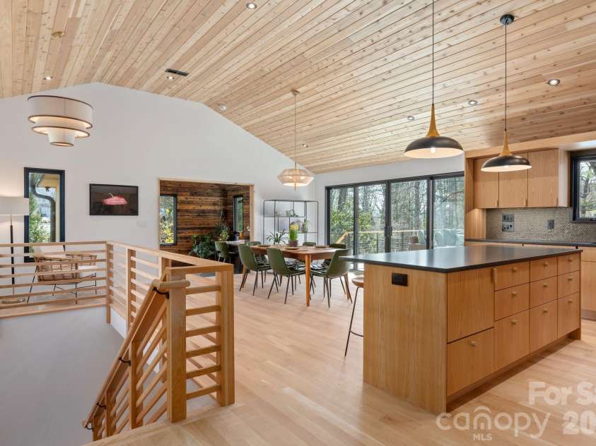 330 Windsor Road, Asheville, NC 28804.  MLS# CAR4357003, YatesRealty ID 10460. 