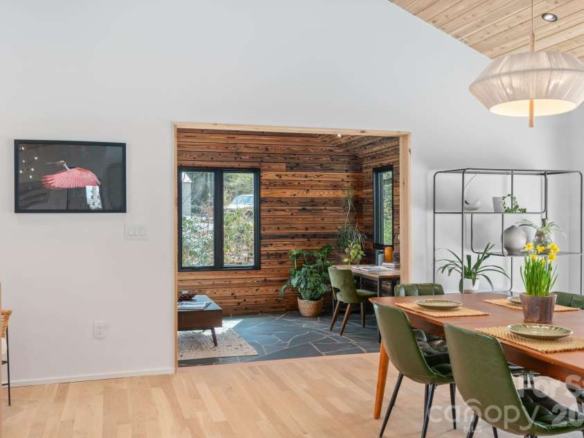 330 Windsor Road, Asheville, NC 28804.  MLS# CAR4357003, YatesRealty ID 10460. 