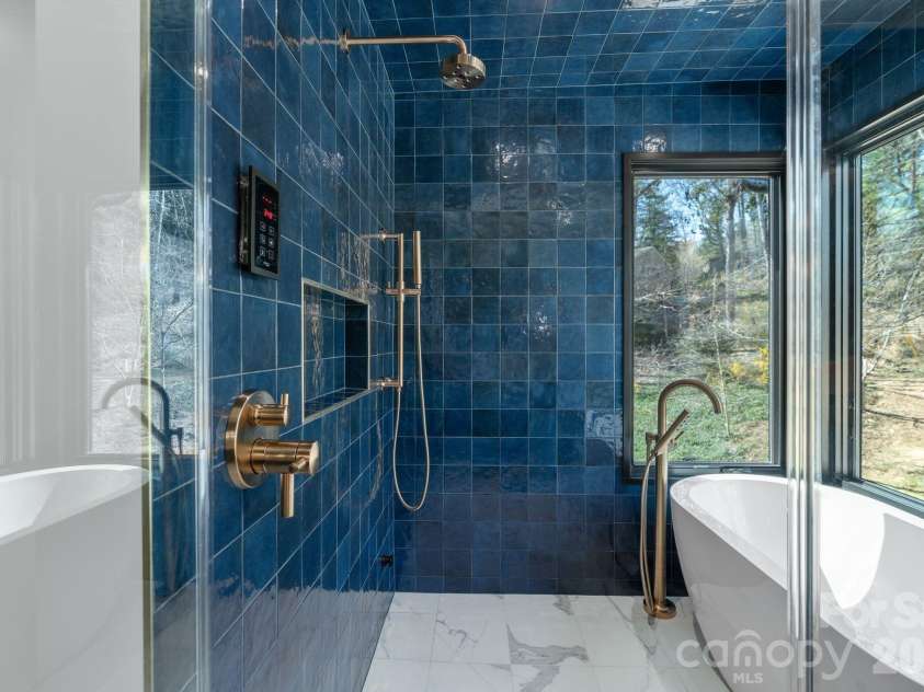 330 Windsor Road, Asheville, NC 28804.  MLS# CAR4357003, YatesRealty ID 10460. 