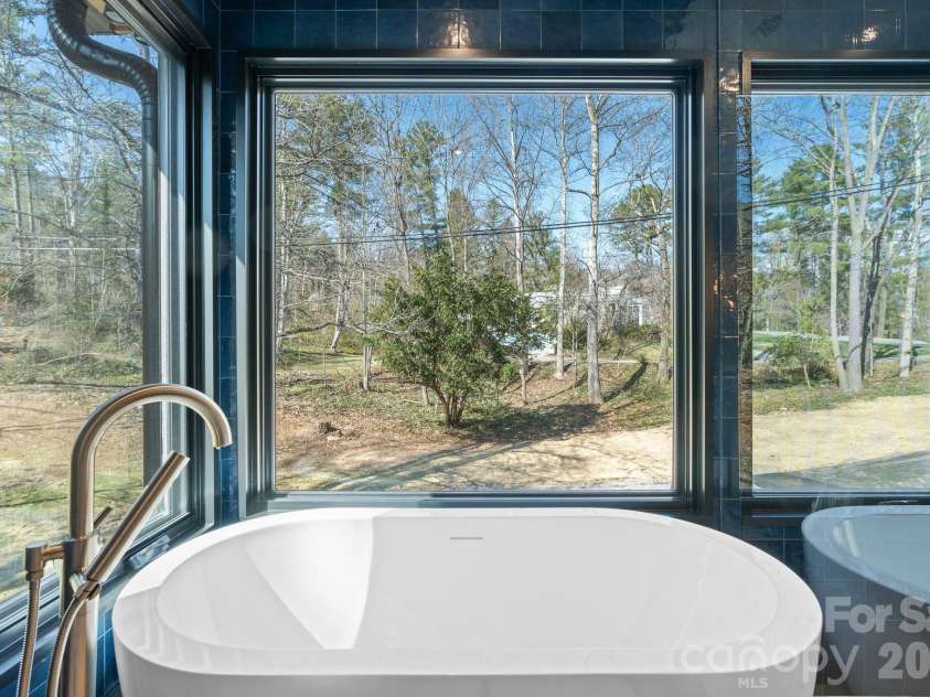 330 Windsor Road, Asheville, NC 28804.  MLS# CAR4357003, YatesRealty ID 10460. 