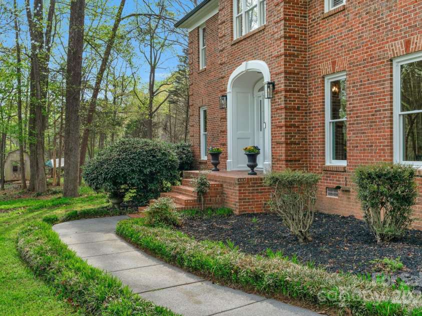 5750 Hemby Road, Matthews, NC 28104.  MLS# CAR4243817, YatesRealty ID 10461. 