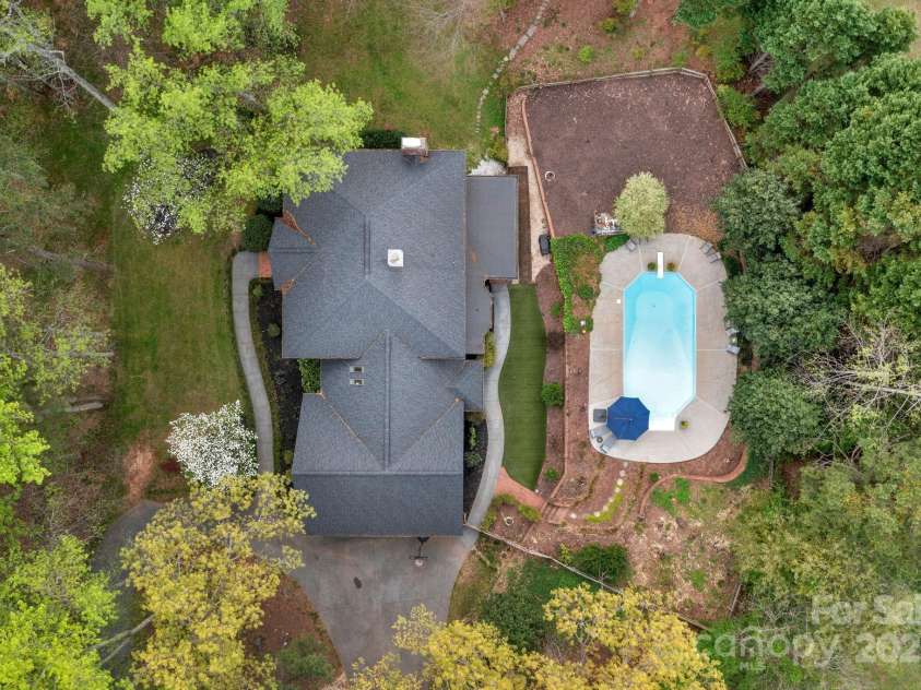 5750 Hemby Road, Matthews, NC 28104.  MLS# CAR4243817, YatesRealty ID 10461. 