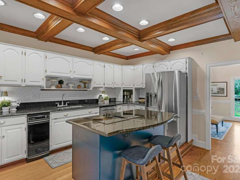 5750 Hemby Road, Matthews, NC 28104.  MLS# CAR4243817, YatesRealty ID 10461. 