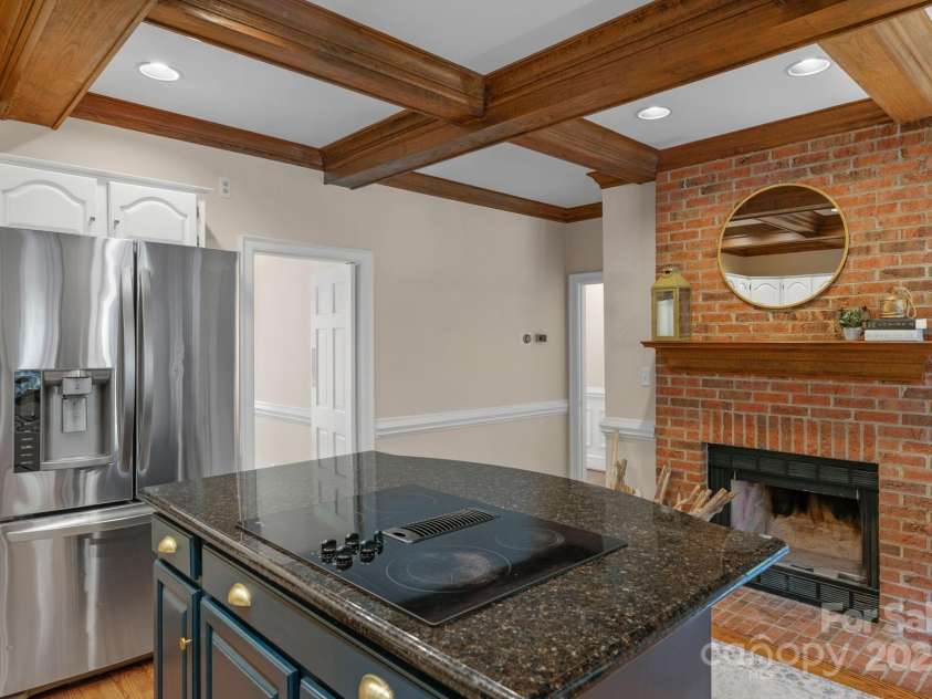 5750 Hemby Road, Matthews, NC 28104.  MLS# CAR4243817, YatesRealty ID 10461. 