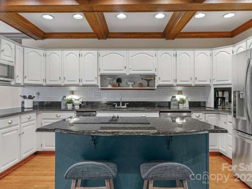 5750 Hemby Road, Matthews, NC 28104.  MLS# CAR4243817, YatesRealty ID 10461. 