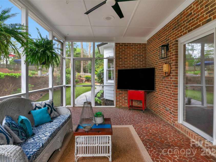 5750 Hemby Road, Matthews, NC 28104.  MLS# CAR4243817, YatesRealty ID 10461. 