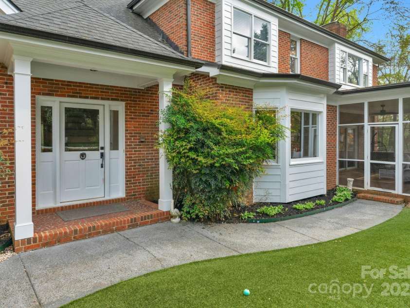 5750 Hemby Road, Matthews, NC 28104.  MLS# CAR4243817, YatesRealty ID 10461. 