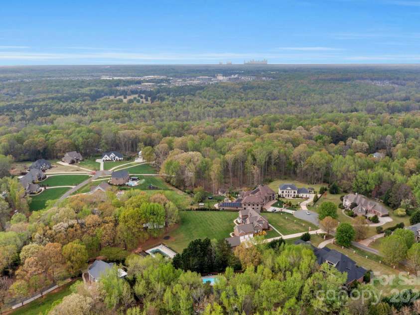 5750 Hemby Road, Matthews, NC 28104.  MLS# CAR4243817, YatesRealty ID 10461. 