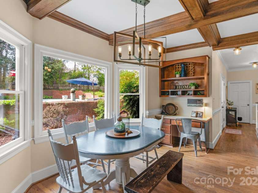 5750 Hemby Road, Matthews, NC 28104.  MLS# CAR4243817, YatesRealty ID 10461. Breakfast Area