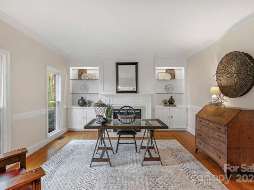 5750 Hemby Road, Matthews, NC 28104.  MLS# CAR4243817, YatesRealty ID 10461. Office w Built-ins