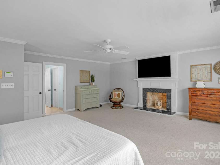 5750 Hemby Road, Matthews, NC 28104.  MLS# CAR4243817, YatesRealty ID 10461. Spacious w walk in closets