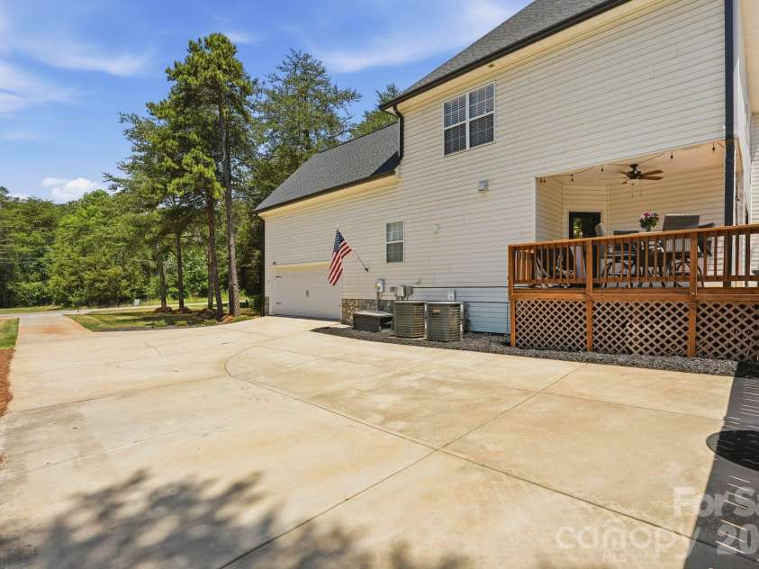 115 Turbyfill Road, Mooresville, NC 28117.  MLS# CAR4401261, YatesRealty ID 10464. 