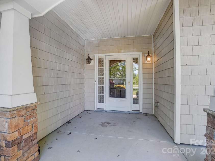 2113 London Lane, Belmont, NC 28012.  MLS# CAR4248376, YatesRealty ID 10464. 