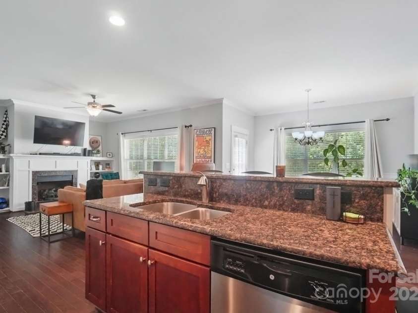 2113 London Lane, Belmont, NC 28012.  MLS# CAR4248376, YatesRealty ID 10464. 