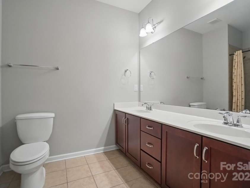 2113 London Lane, Belmont, NC 28012.  MLS# CAR4248376, YatesRealty ID 10464. 