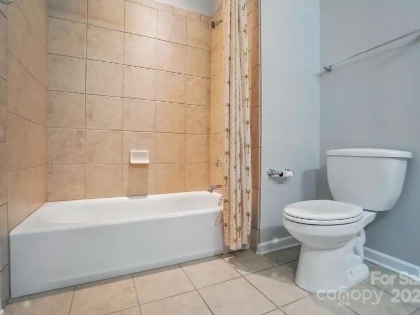 2113 London Lane, Belmont, NC 28012.  MLS# CAR4248376, YatesRealty ID 10464. 