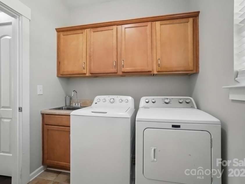 2113 London Lane, Belmont, NC 28012.  MLS# CAR4248376, YatesRealty ID 10464. 