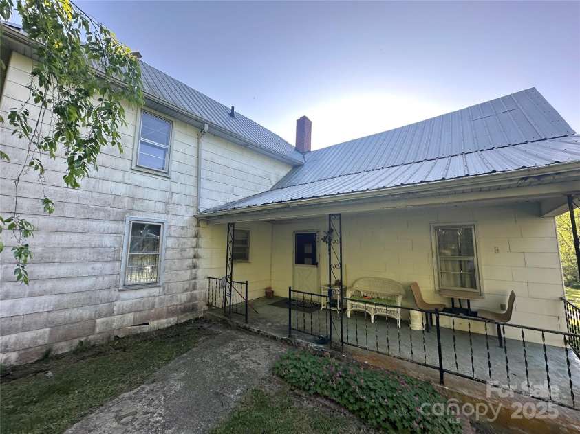 223 Shope Creek Road, Asheville, NC 28805.  MLS# CAR4252383, YatesRealty ID 10465. 