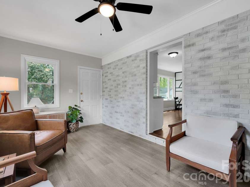 5201 Amity Place, Charlotte, NC 28212.  MLS# CAR4367578, YatesRealty ID 10466. 