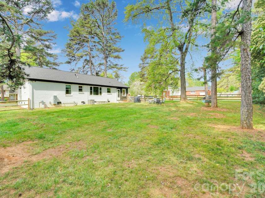 5201 Amity Place, Charlotte, NC 28212.  MLS# CAR4367578, YatesRealty ID 10466. 