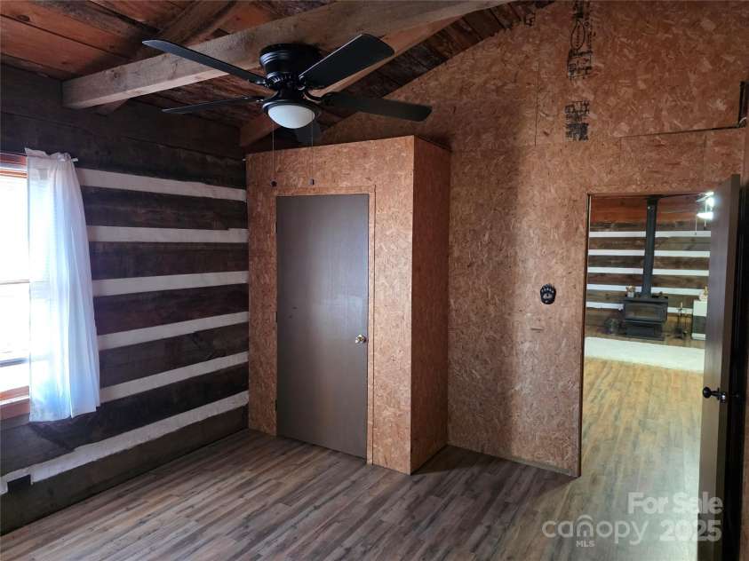536 Hickory Springs Road, Burnsville, NC 28714.  MLS# CAR4327373, YatesRealty ID 10467. 