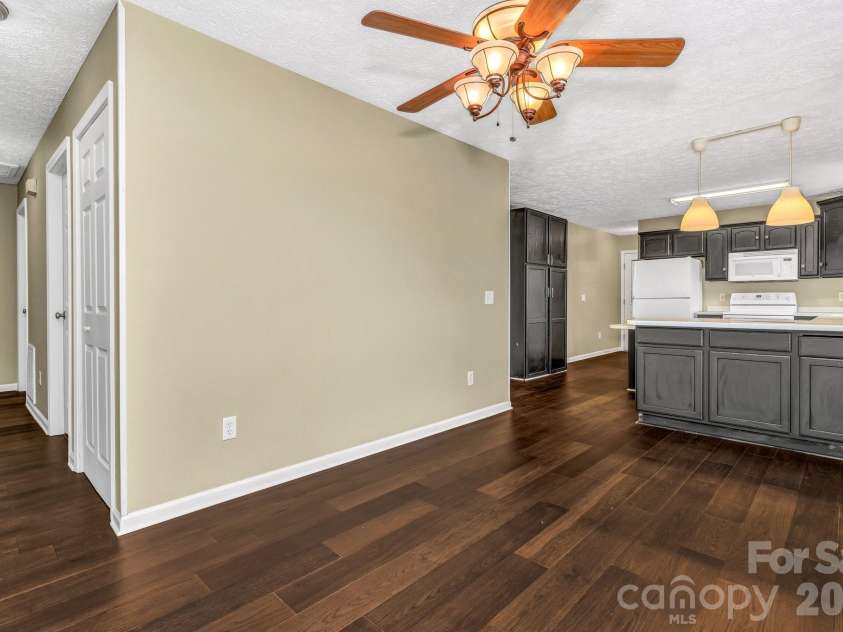 214 Lone Laurel Trail, Hendersonville, NC 28792.  MLS# CAR4367136, YatesRealty ID 10468. 