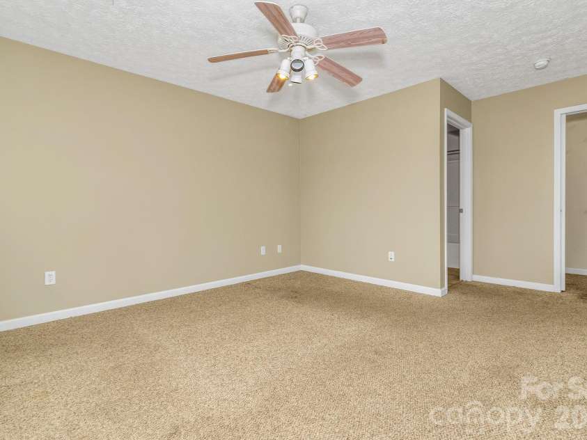 214 Lone Laurel Trail, Hendersonville, NC 28792.  MLS# CAR4367136, YatesRealty ID 10468. 