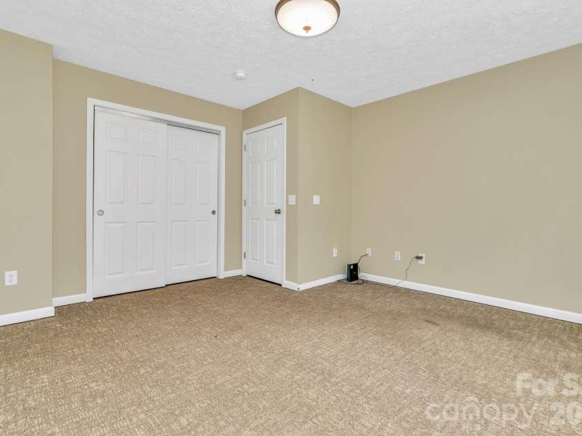 214 Lone Laurel Trail, Hendersonville, NC 28792.  MLS# CAR4367136, YatesRealty ID 10468. 